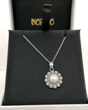 Noriko Pearl flower necklace