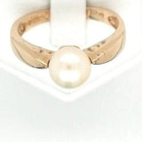 White Pearl Ring 9ct Gold